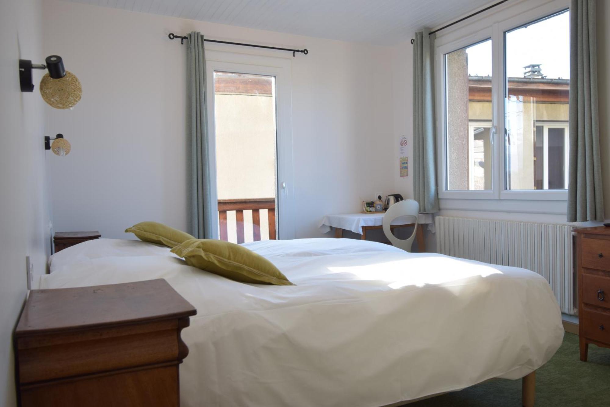 Hotel Les Chenets Saint-Julien-en-Champsaur Kültér fotó