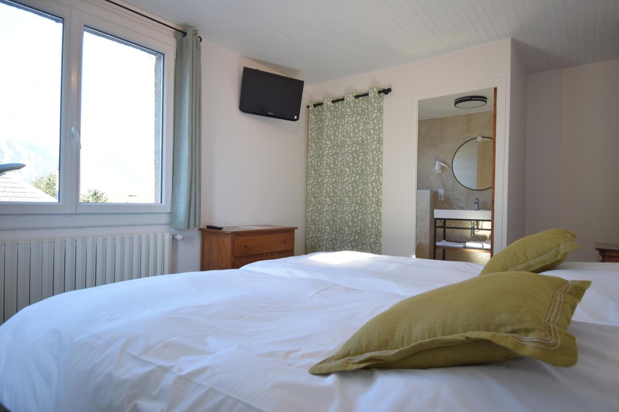 Hotel Les Chenets Saint-Julien-en-Champsaur Kültér fotó