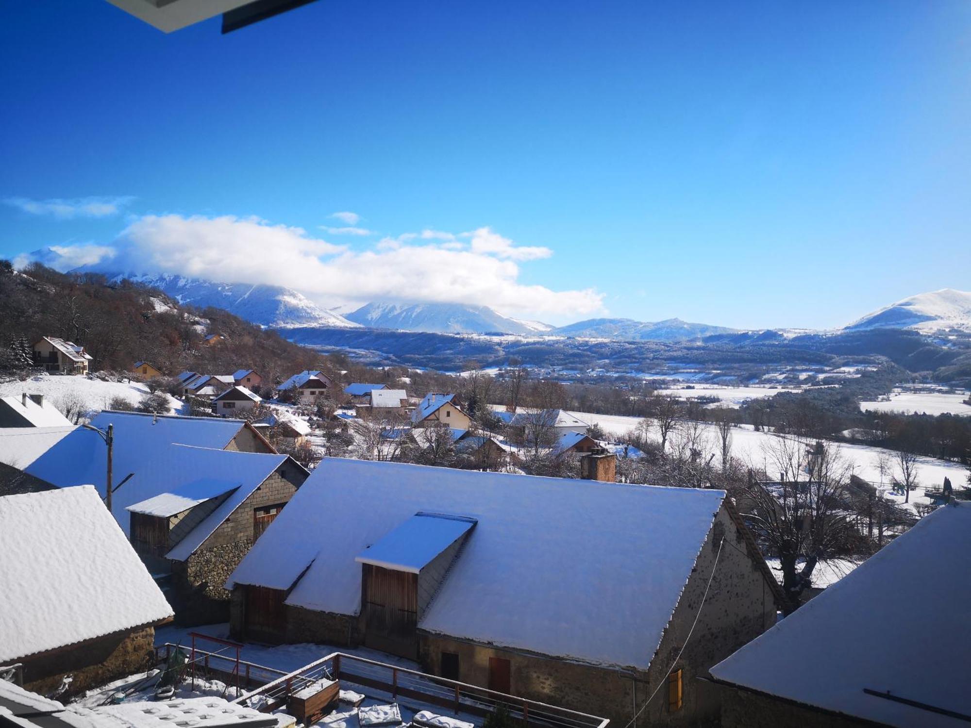 Hotel Les Chenets Saint-Julien-en-Champsaur Kültér fotó