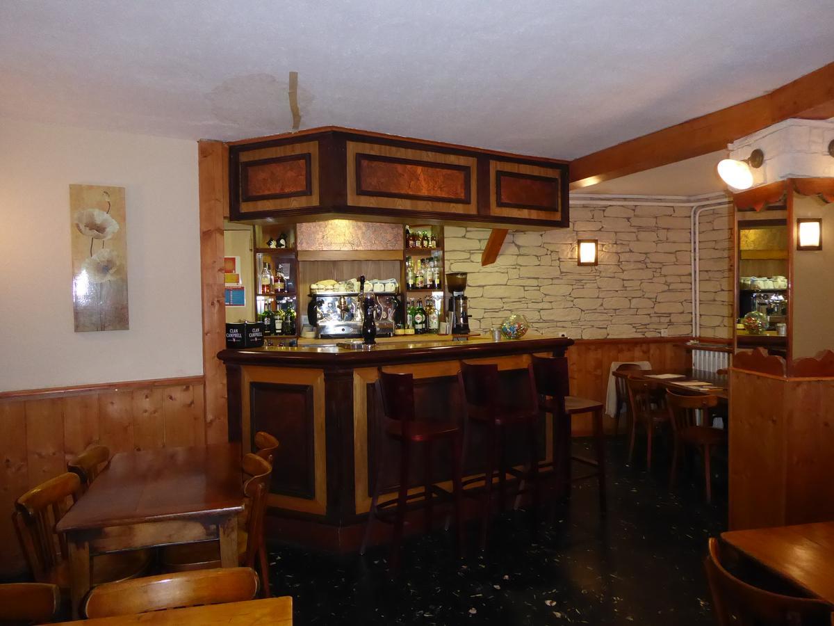 Hotel Les Chenets Saint-Julien-en-Champsaur Kültér fotó